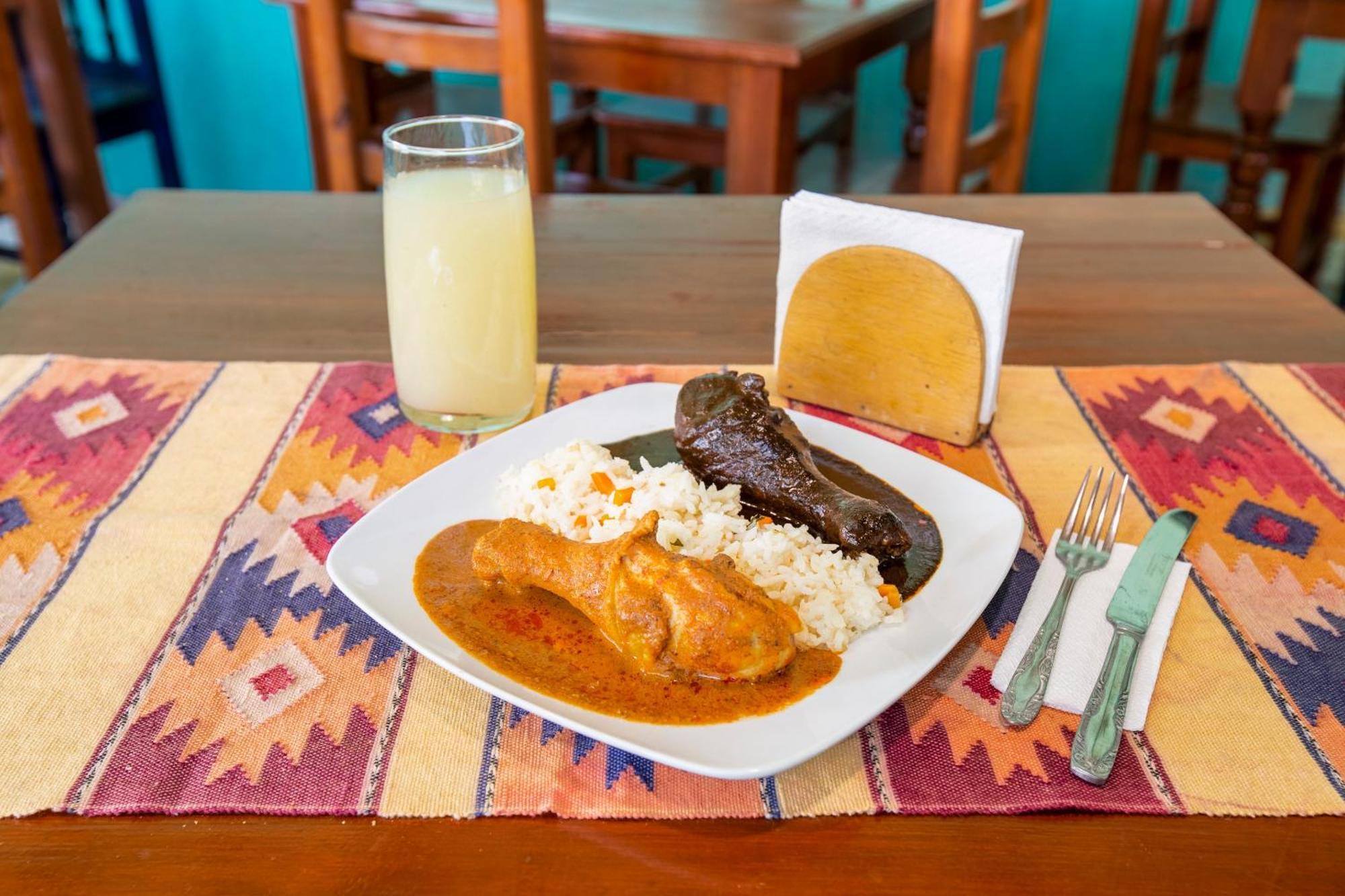 Oyo Hotel Y Restaurante Mitla, Oaxaca San Pablo Villa de Mitla Exteriör bild
